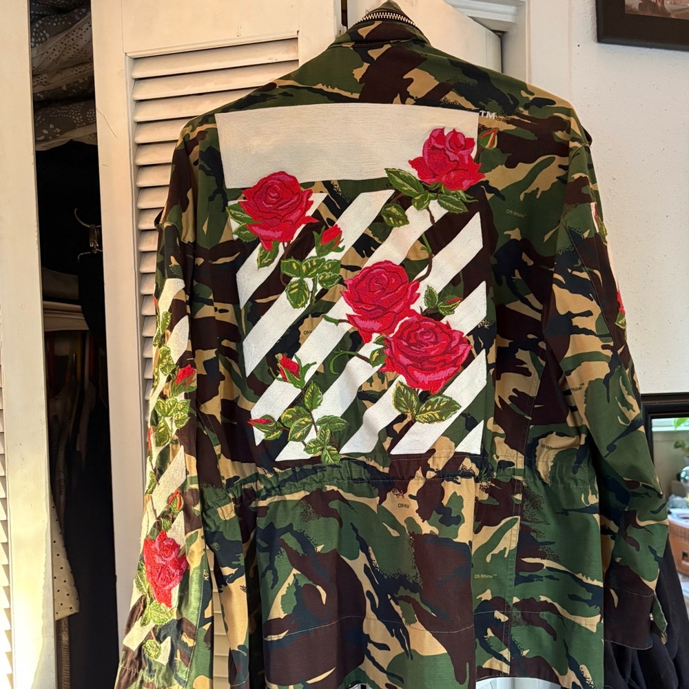 Off-White Camouflage Jacket with Roses - Picture 4 of 6